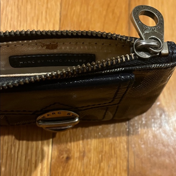 Marc Jacobs Navy and Silver Mini Pouch - Picture 2 of 6